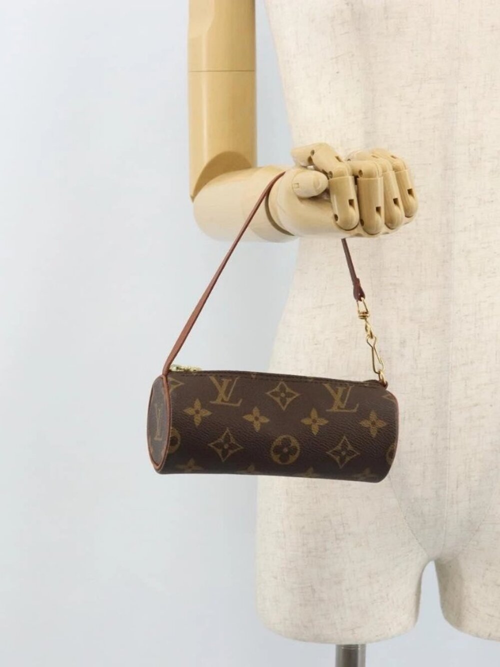 LOUIS VUITTON Monogram Papillon Pouch LV Auth LNZ580
